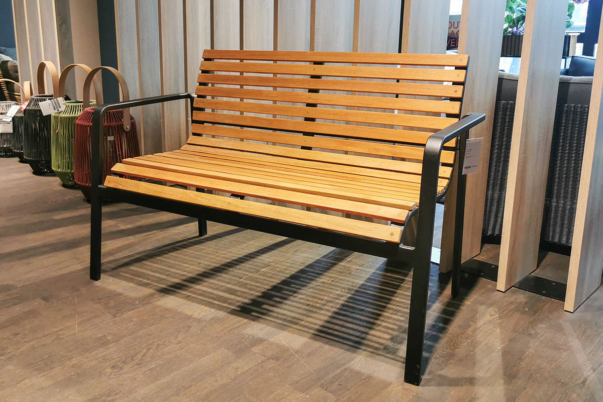 Outdoor-Bank Parc von Cane-line für 890 € Outdoor-Bank Parc von Cane-line für 890 €