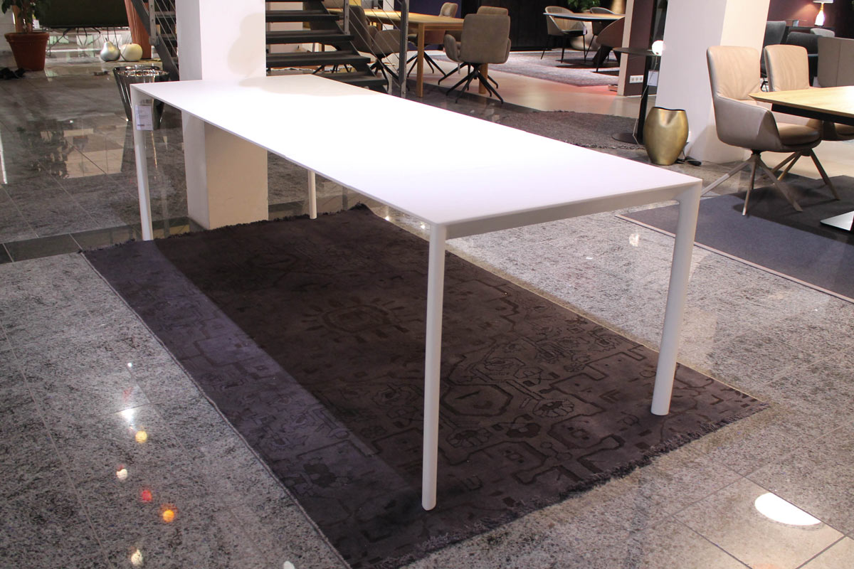 Esstisch Maki von Kristalia