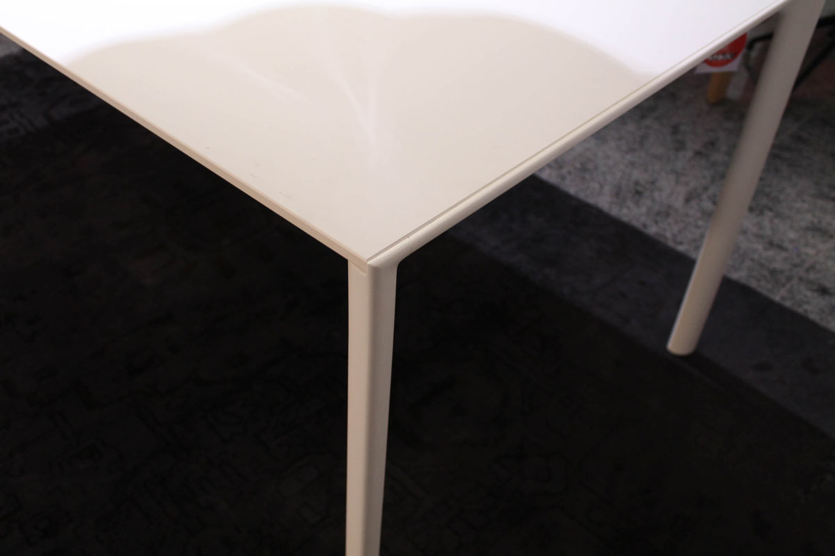 Esstisch Maki von Kristalia