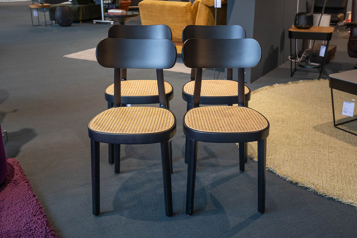 Stuhlgruppe 118 von Thonet im Sale