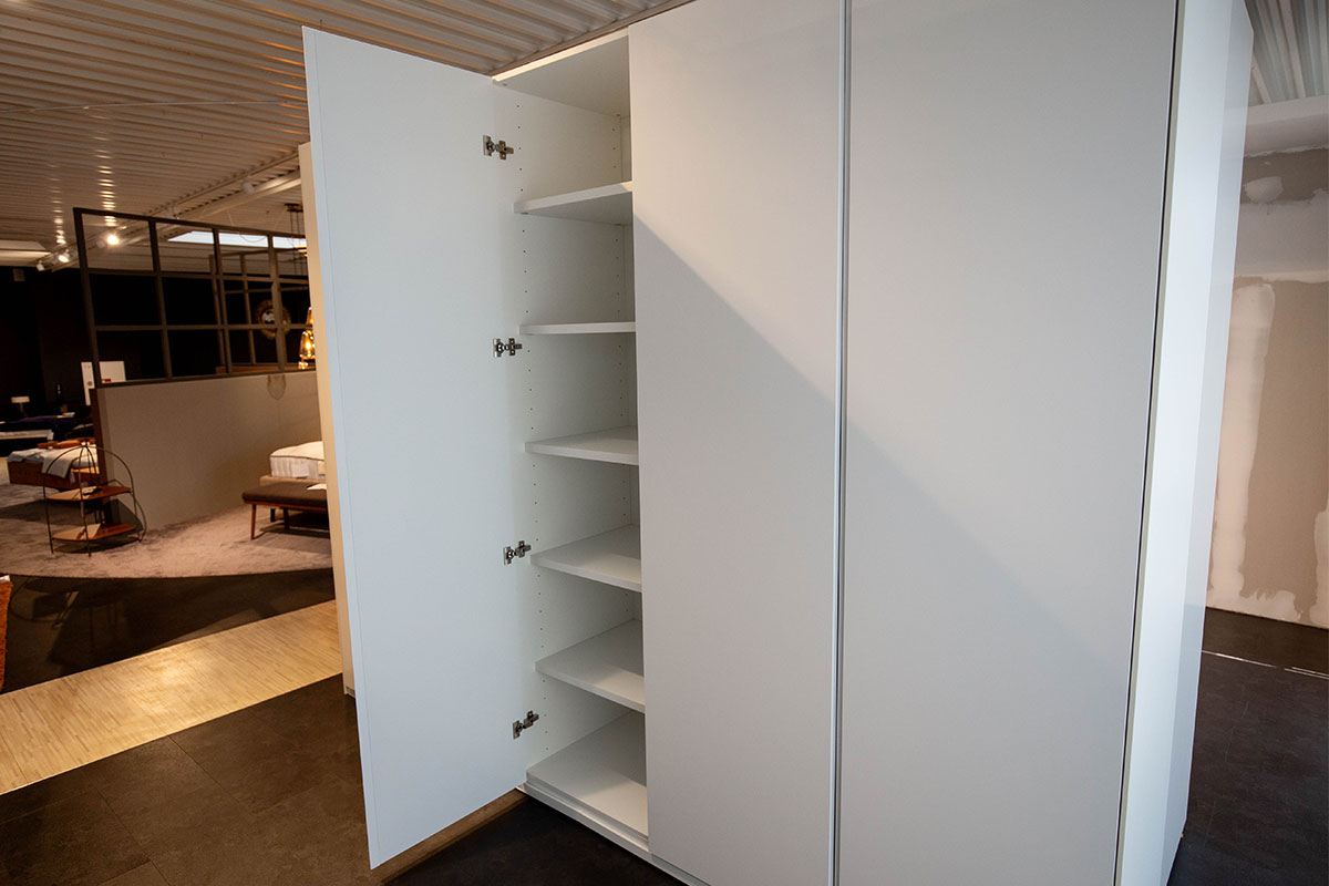 Kleiderschrank Refugium B 300 cm von Cramer Holzmanufaktur