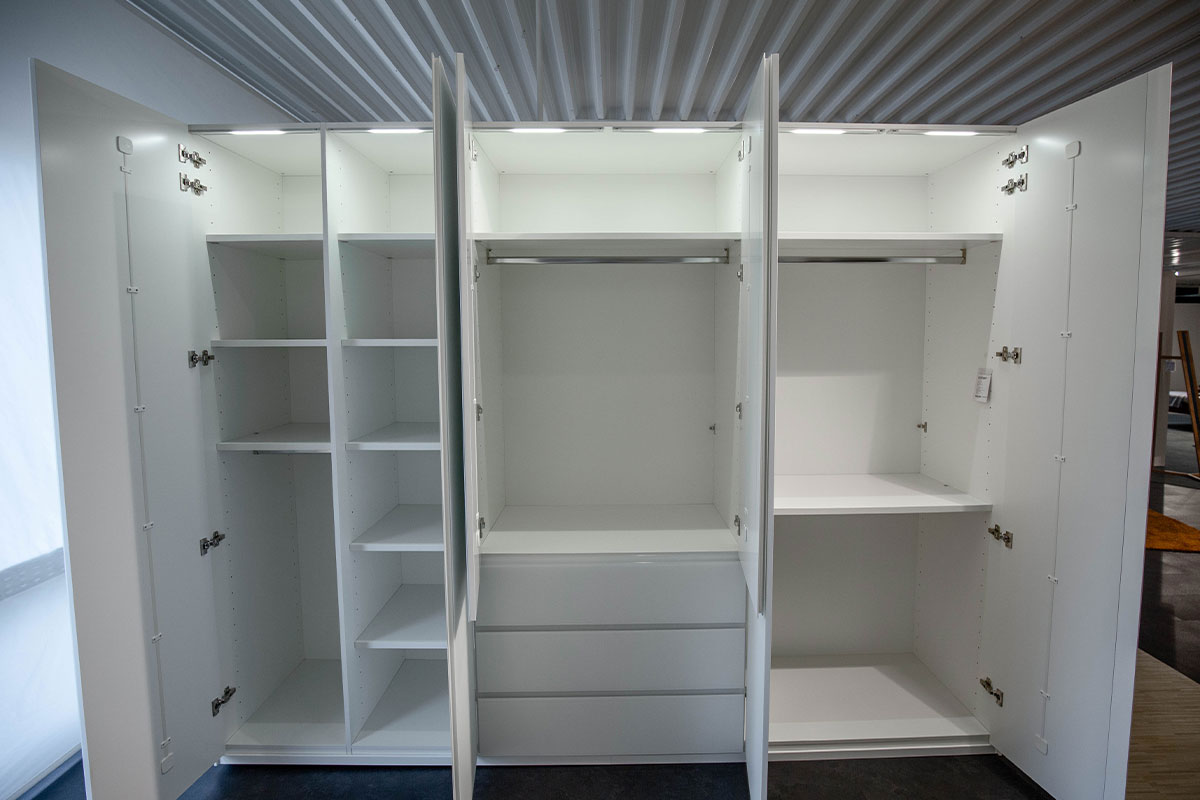 Kleiderschrank Refugium B 300 cm von Cramer Holzmanufaktur