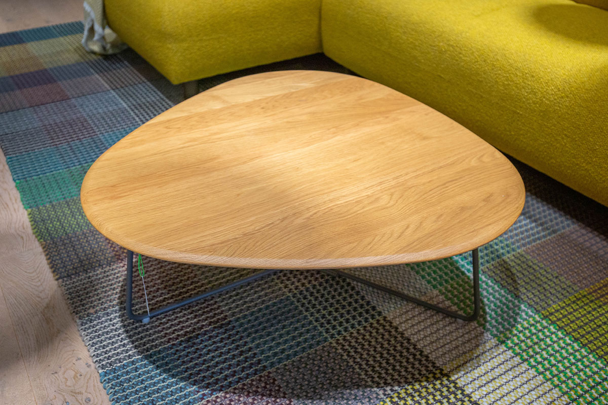 Couchtisch Tripod von Pode im Sale