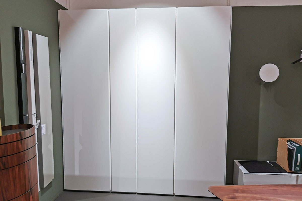 Garderobenschrank Stripes von Schnbuch