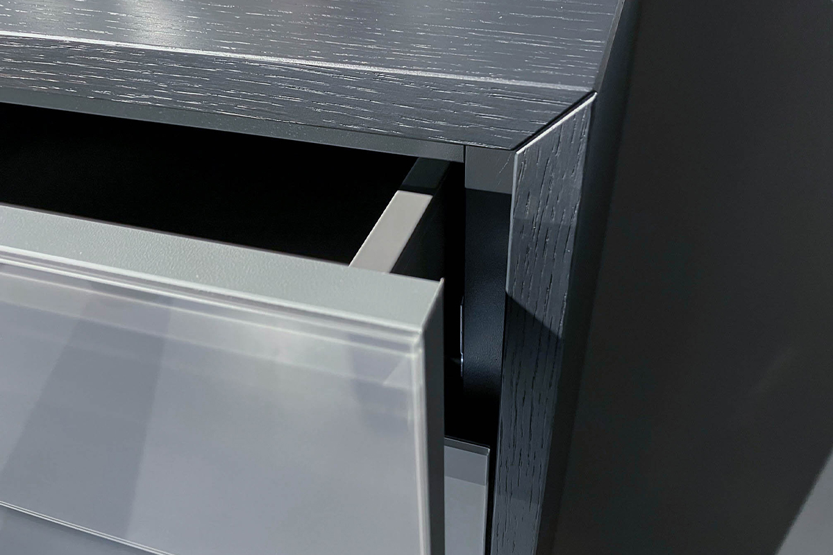 Kommode Velare Eiche moltenigrau von Cramer Holzmanufaktur