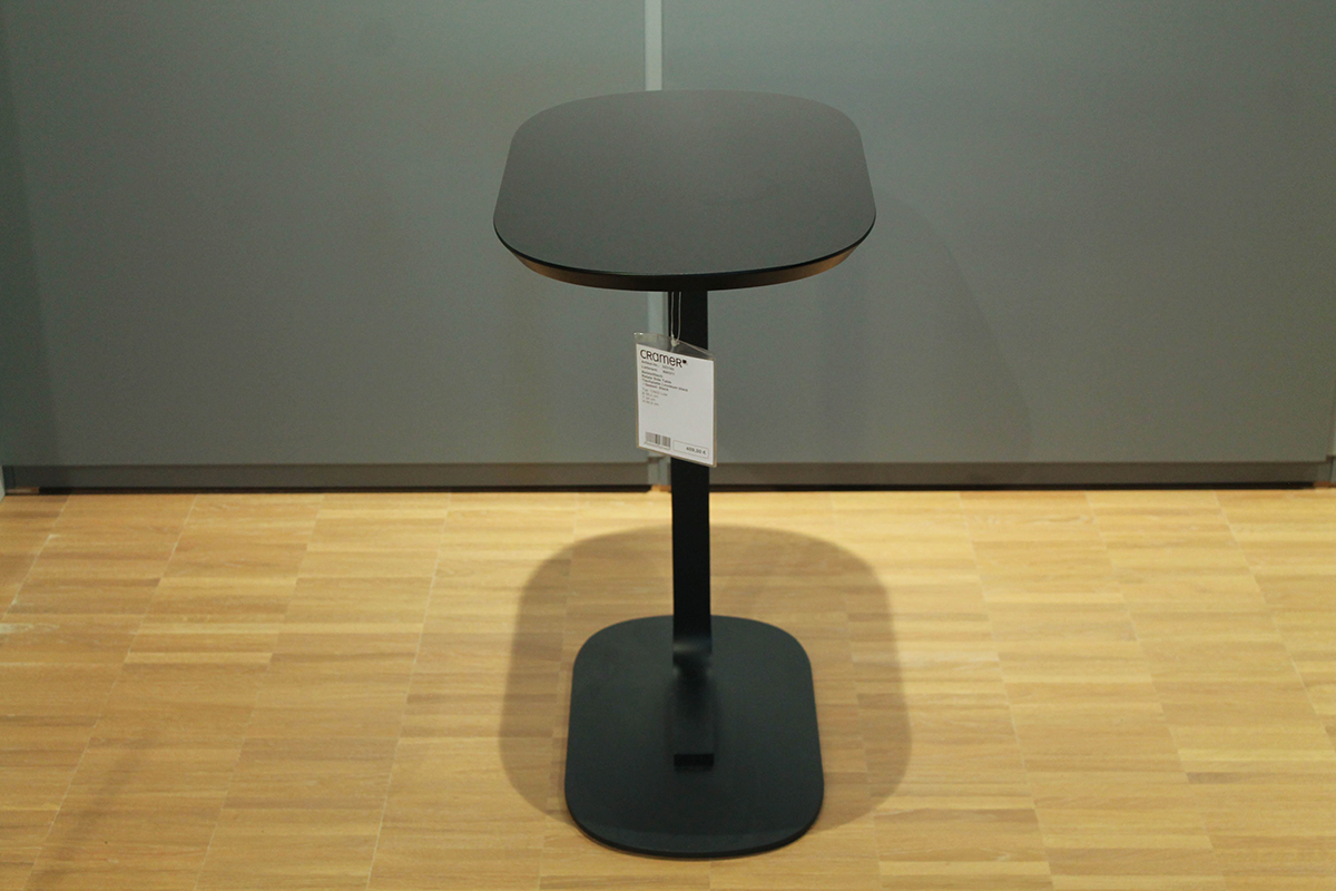 Beistelltisch Relate mit Linoleum-Tischplatte von Muuto