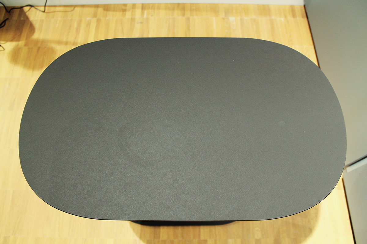 Beistelltisch Relate mit Linoleum-Tischplatte von Muuto