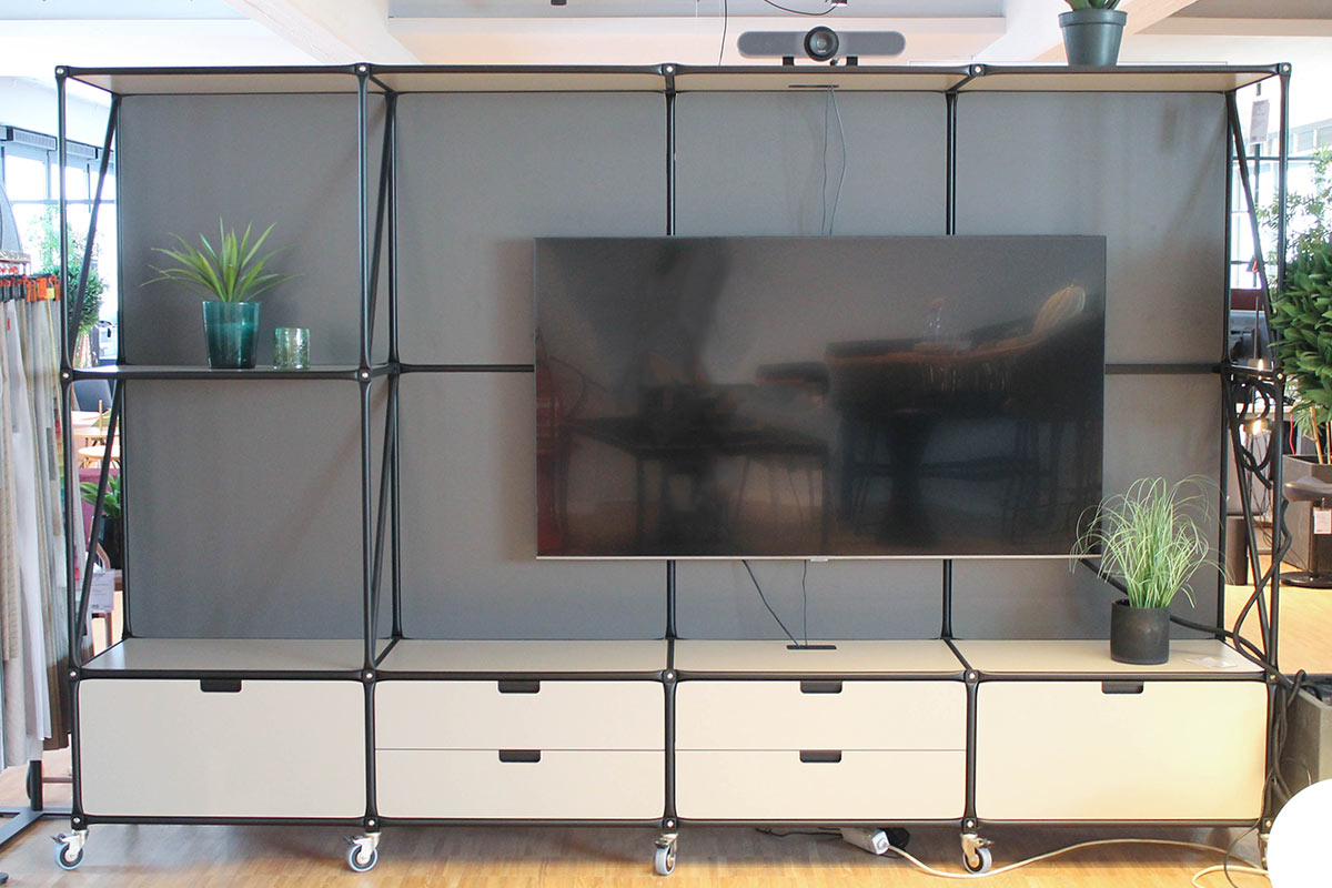 Raumteiler System 180 mit TV-Halter von System 180