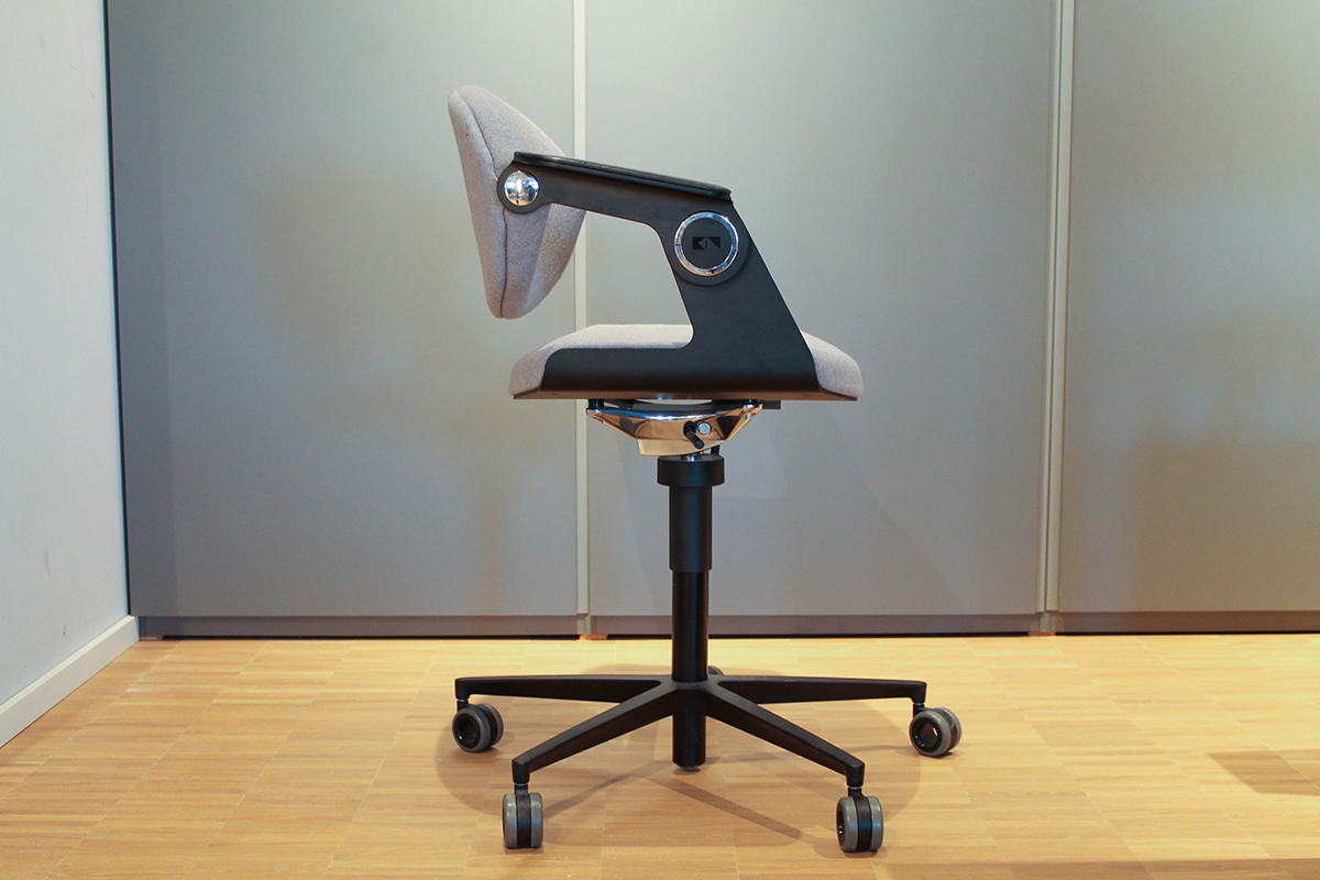 Bürodrehstuhl / Stehsitz-Stuhl Balance.Chair von König & Neurath