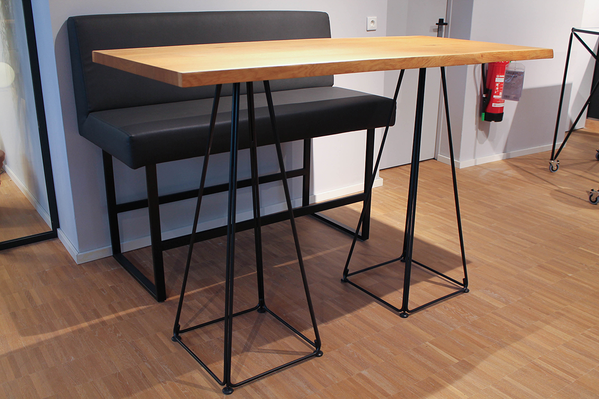 Bartisch / Stehtisch Lunar von Scholtissek