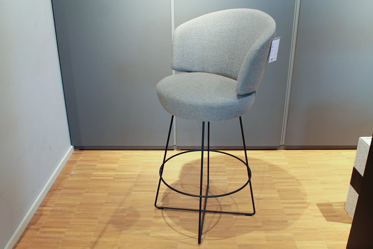 Barstuhl Trick von Werther