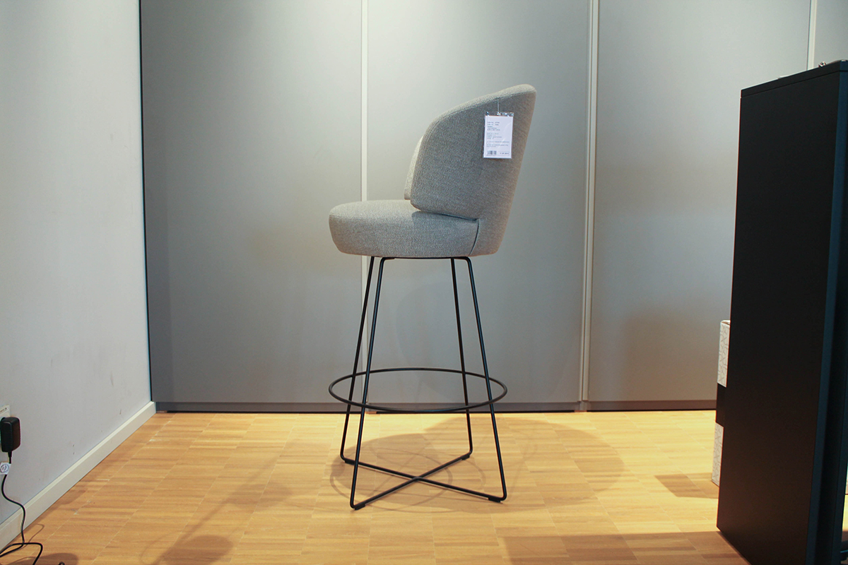 Barstuhl Trick von Werther