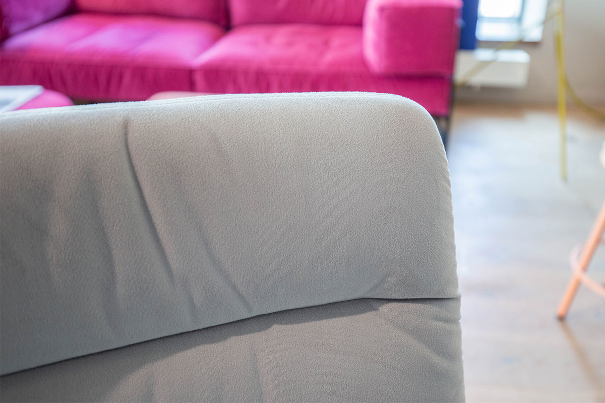 Stuhl Arva light mit Armlehne von KFF