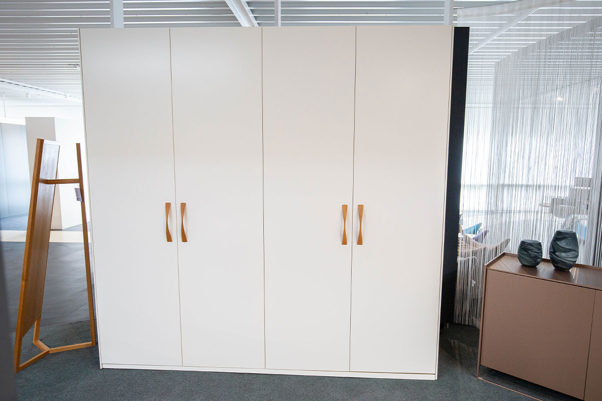 Kleiderschrank Refugium B 240 cm von Cramer Holzmanufaktur