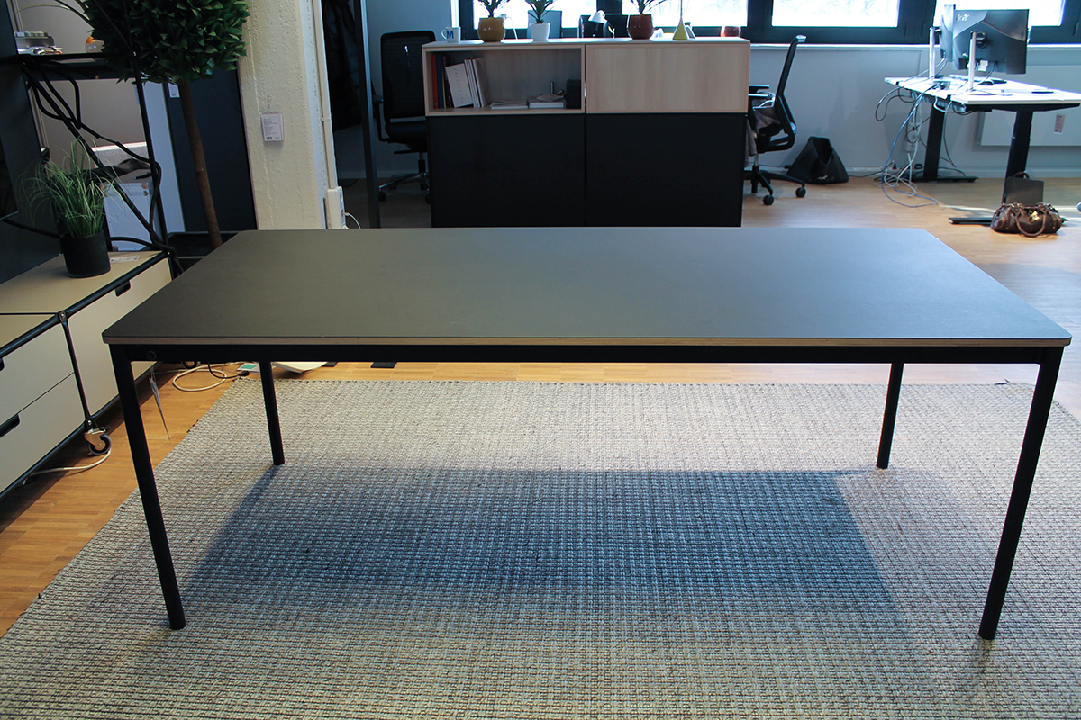 Schreibtisch Base von Muuto