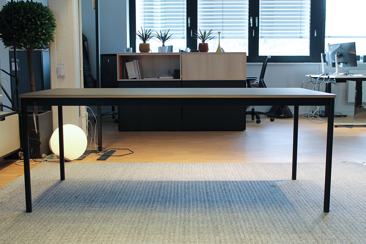 Schreibtisch Base von Muuto