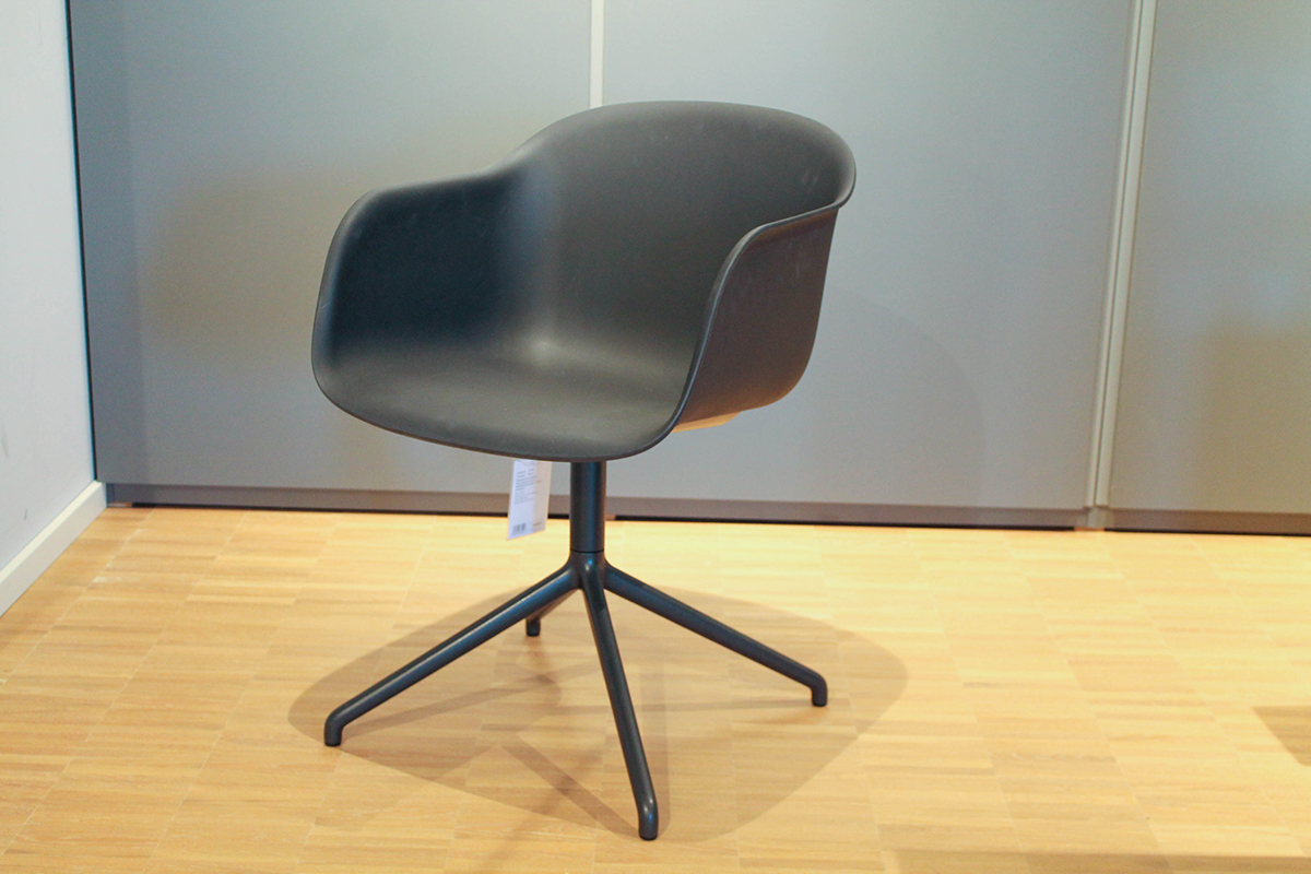 Bürodrehstuhl Fiber Armchair Swivel von Muuto