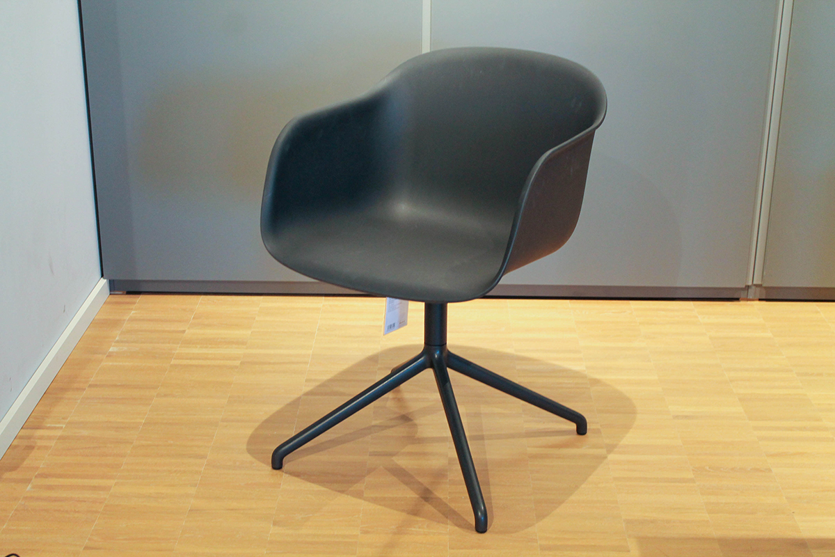 Bürodrehstuhl Fiber Armchair Swivel von Muuto