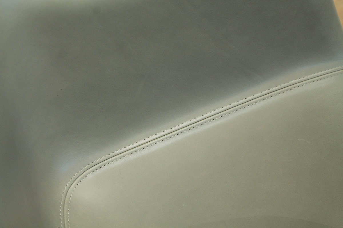 B�rodrehstuhl Fiber Armchair Swivel mit Rollen in Leder von Muuto