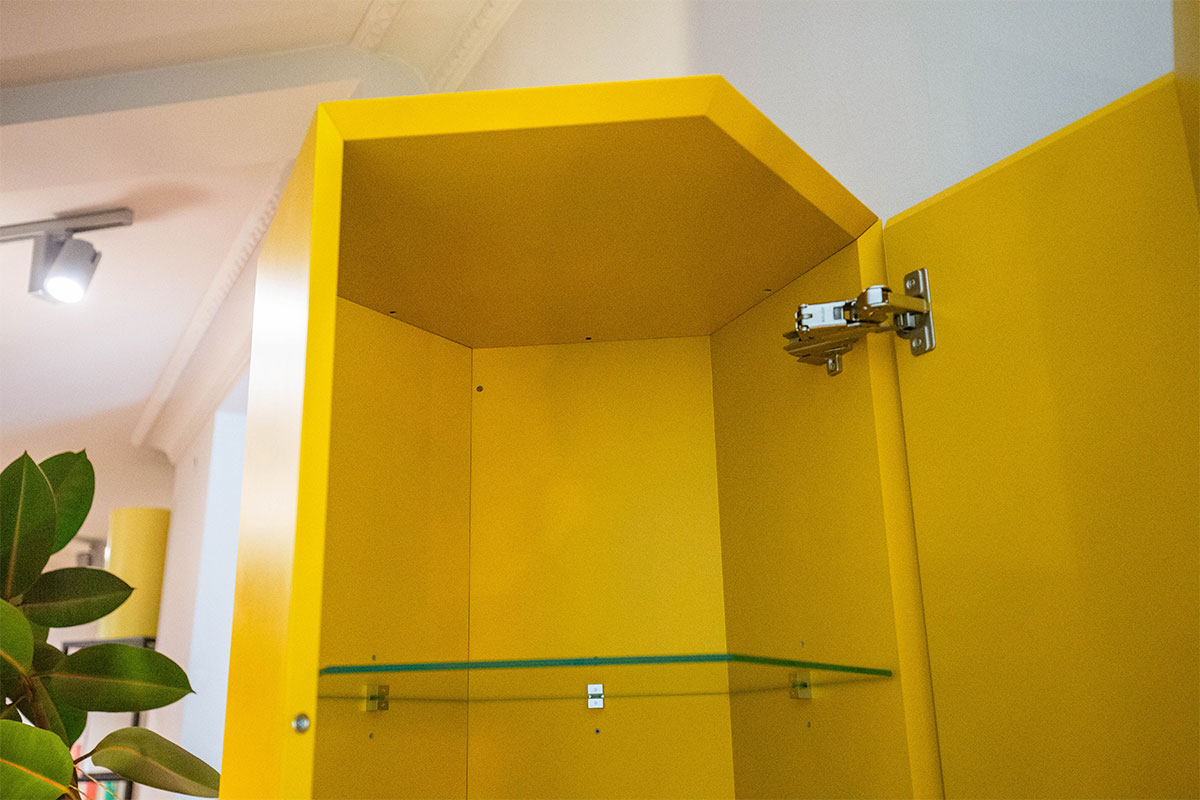 Schrank Exagon honiggelb von Mogg