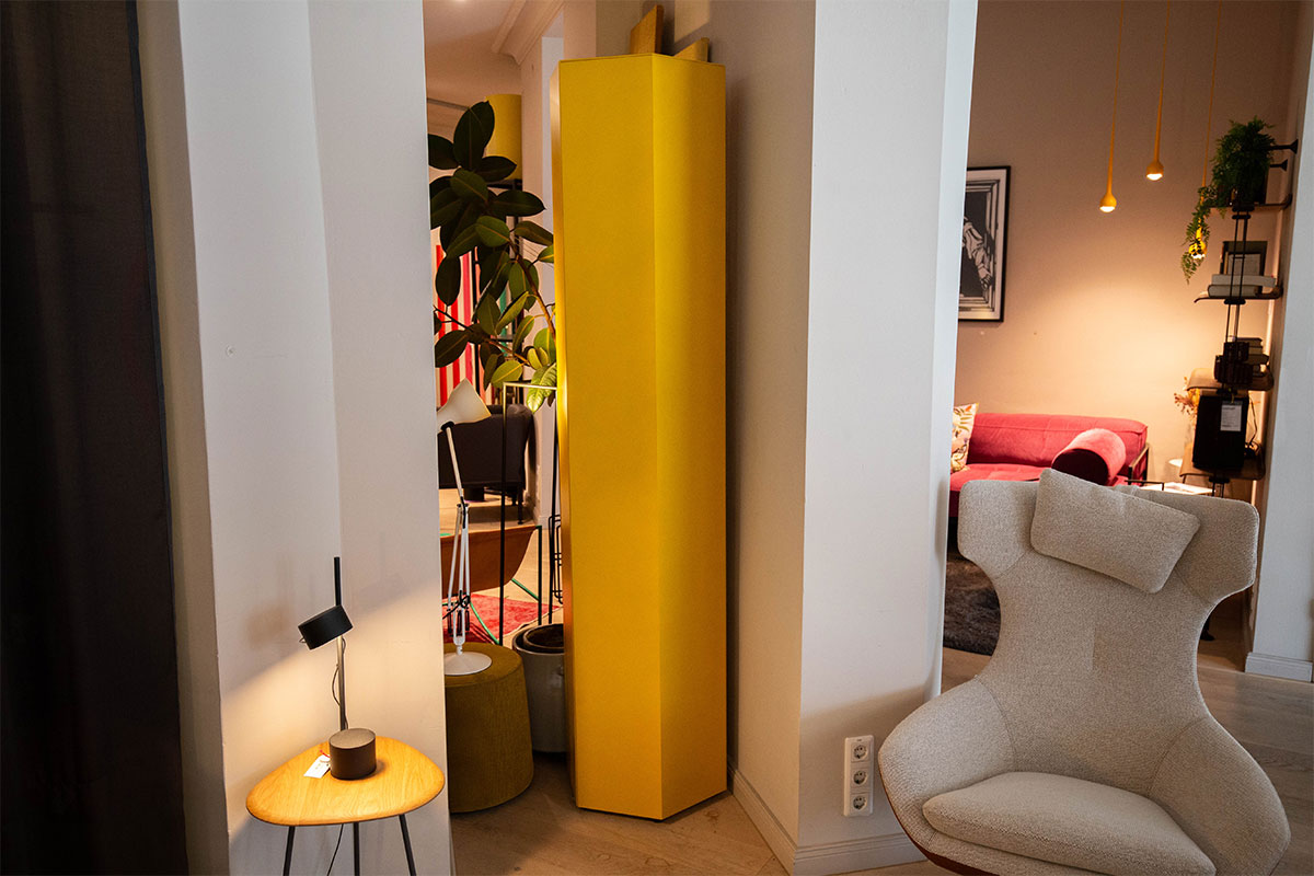 Schrank Exagon honiggelb von Mogg im Sale