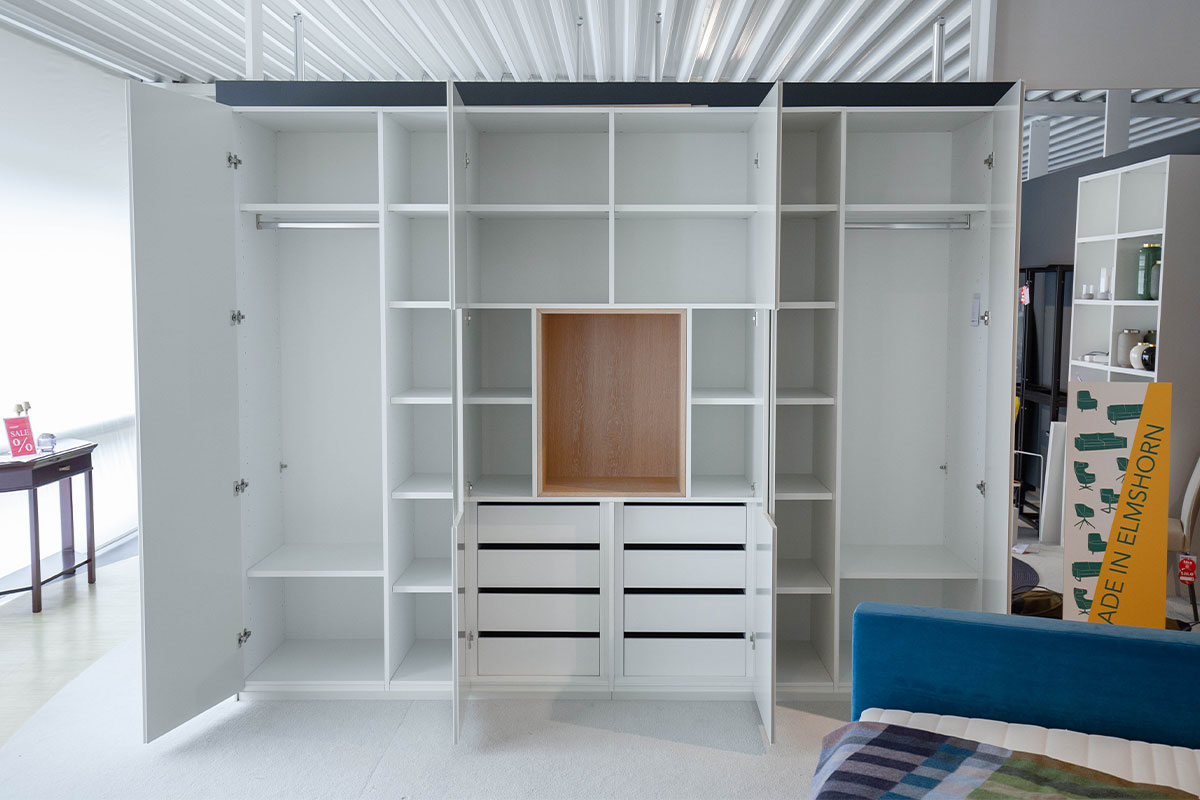 Kleiderschrank Refugium B 300 cm von Cramer Holzmanufaktur