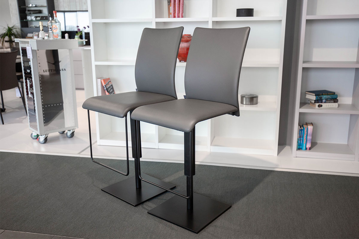 Barhocker Jago 2er Gruppe von Bacher f&uuml;r 1.290 &euro;