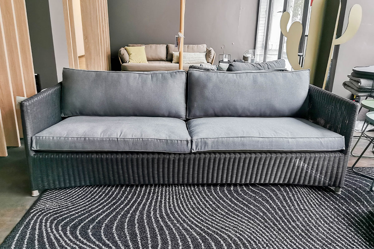 Outdoor-Sofa Diamond 3-Sitzer von Cane-line für 2.290 € Outdoor-Sofa Diamond 3-Sitzer von Cane-line für 2.290 €