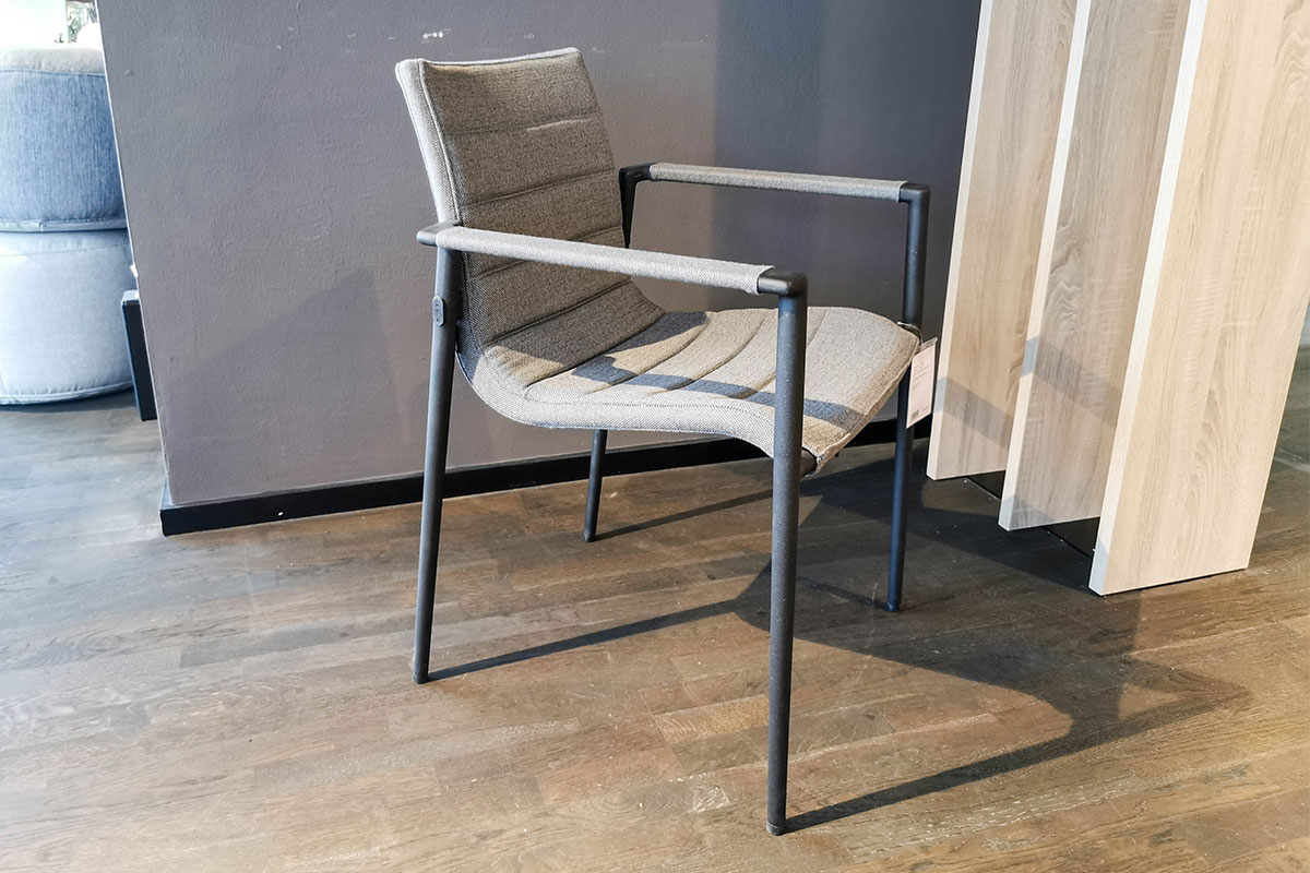 Outdoor-Stuhl Core mit Armlehnen von Cane-line