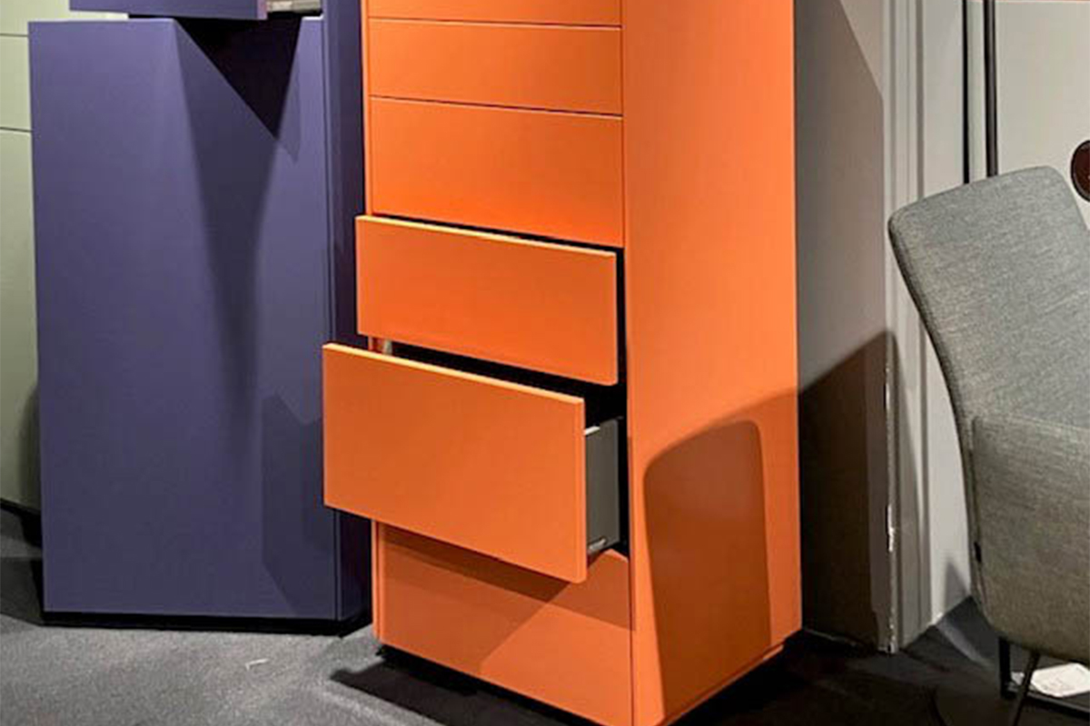 Kommode Velare orange von Cramer Holzmanufaktur