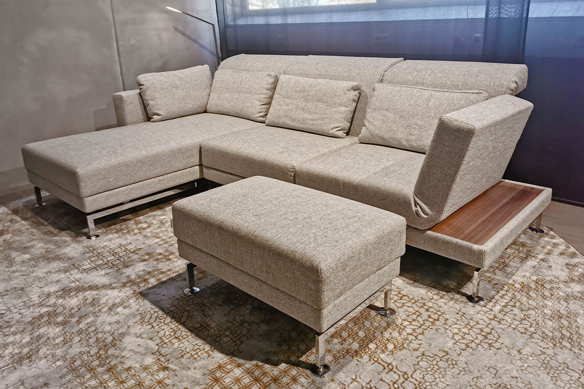 Ecksofa Moule Medium inkl. Hocker von Brühl