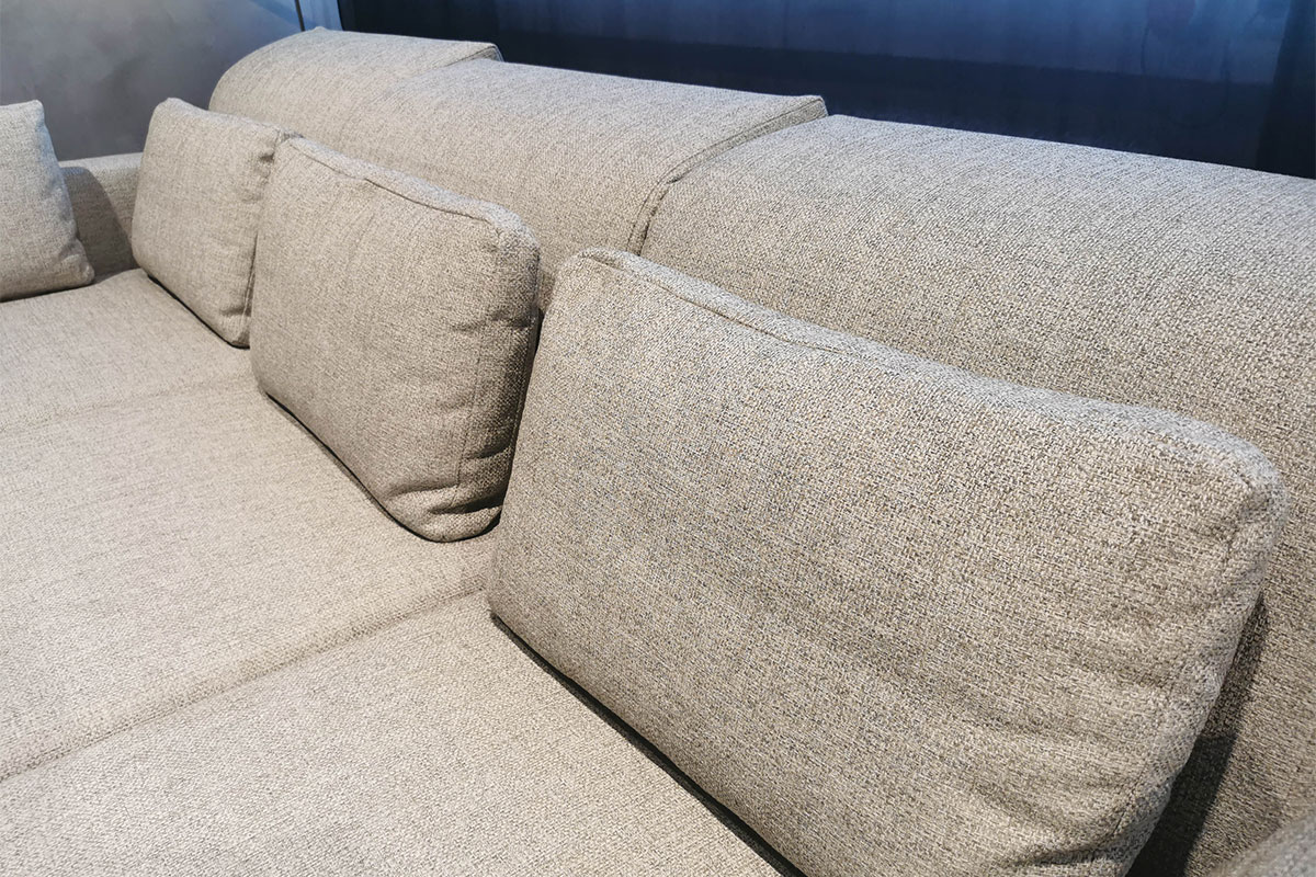 Ecksofa Moule Medium inkl. Hocker von Brühl