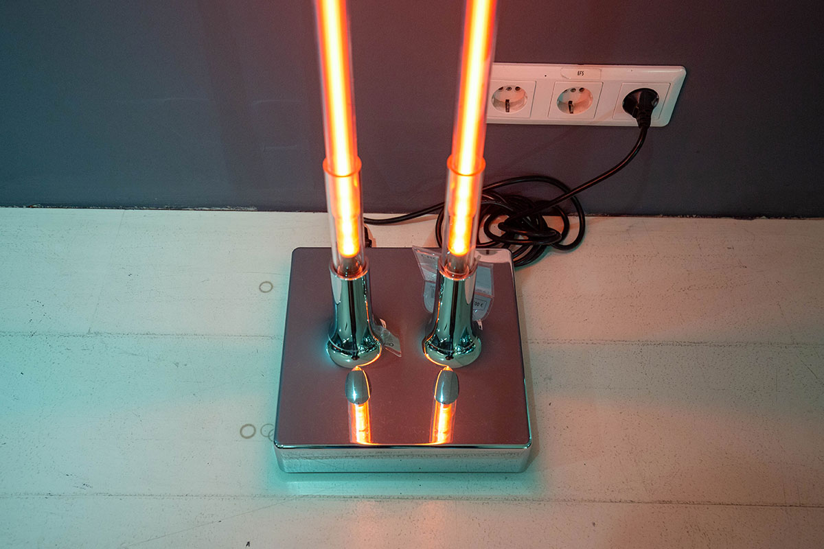 Stehleuchte beacon Neon von emNautic