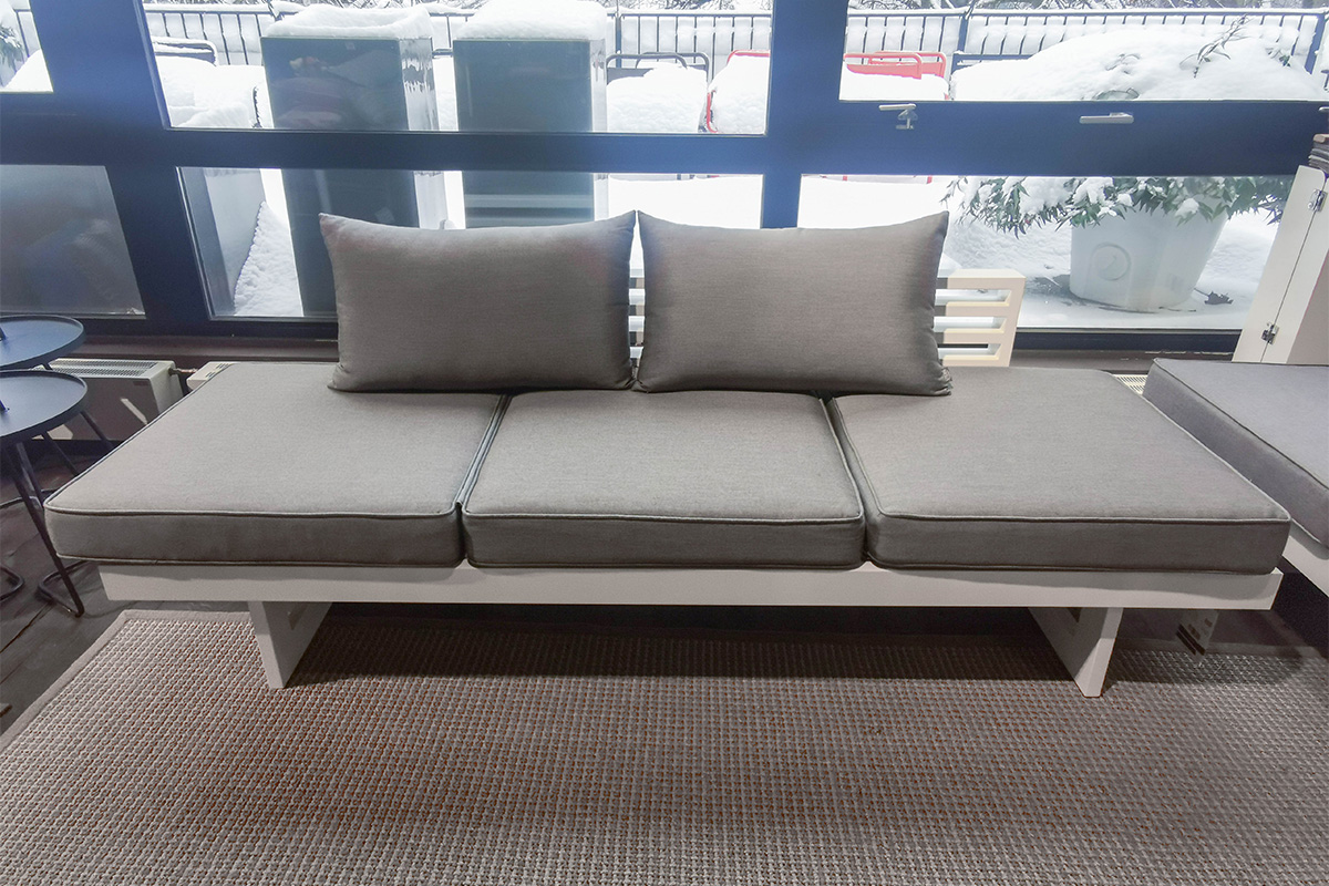 Outdoor-Liege New Holly von Stern im Sale