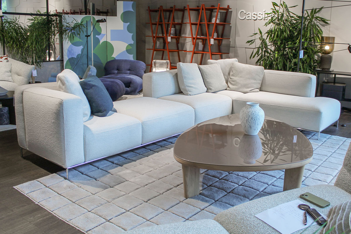 Sofa Mex-Hi von Cassina für 17.890 € Sofa Mex-Hi von Cassina für 17.890 €