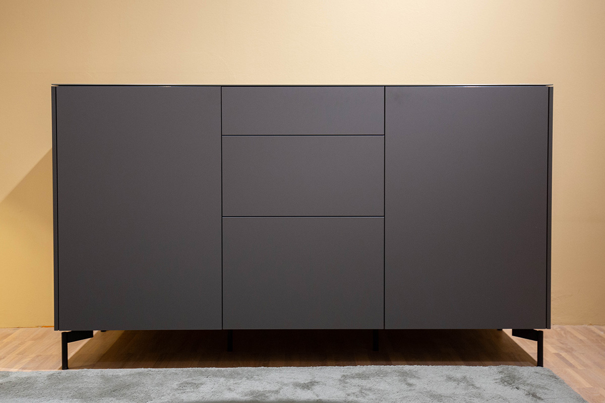 Sideboard Side Model 1 in Granit von Spectral für 2.000 € Sideboard Side Model 1 in Granit von Spectral für 2.000 €