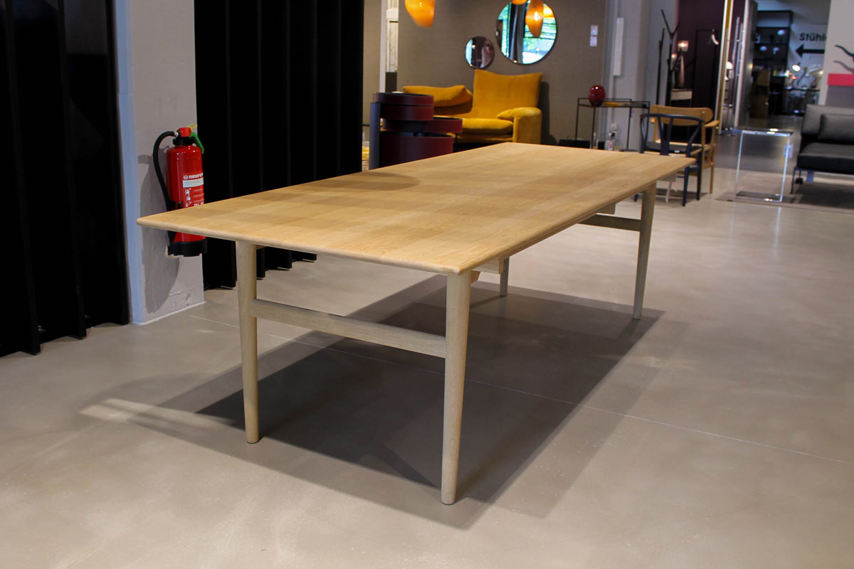 Tisch CH327 von Carl Hansen für 4.490 € Tisch CH327 von Carl Hansen für 4.490 €