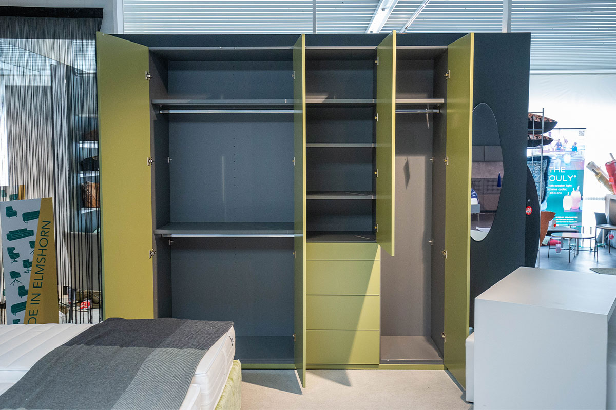 Kleiderschrank Refugium B 220 cm von Cramer Holzmanufaktur