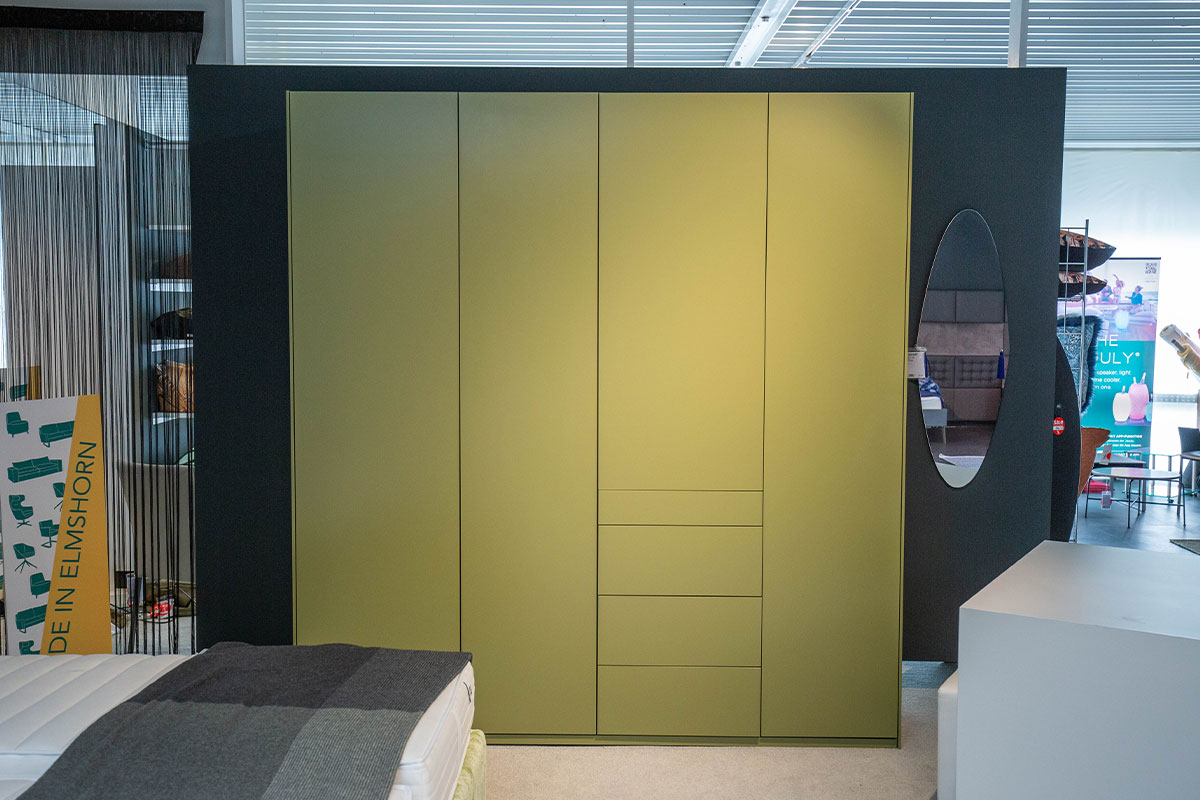 Kleiderschrank Refugium B 220 cm von Cramer Holzmanufaktur für 3.690 € Kleiderschrank Refugium B 220 cm von Cramer Holzmanufaktur für 3.690 €