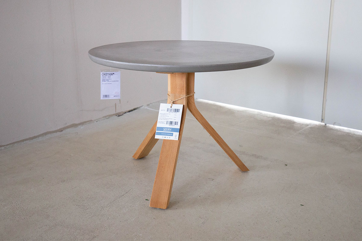 Outdoor-Beistelltisch Freddie H 54 cm von Stern im Sale