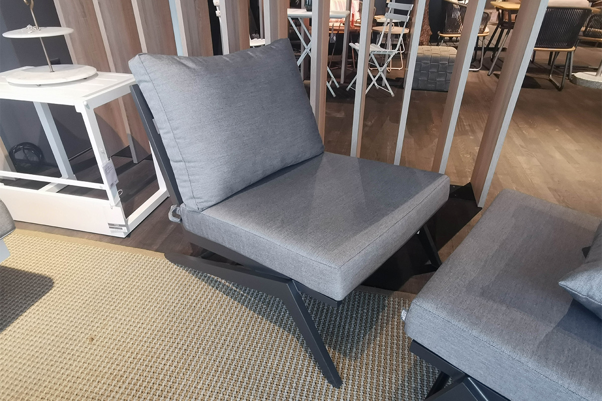 Outdoor-Lounge-Sessel Jackie inkl. Hocker von Stern