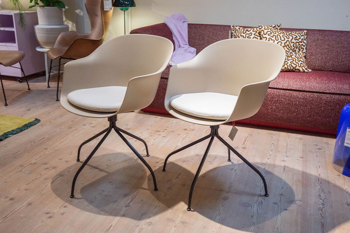 2er-Set Stuhl Bat Meeting Chair von Gubi