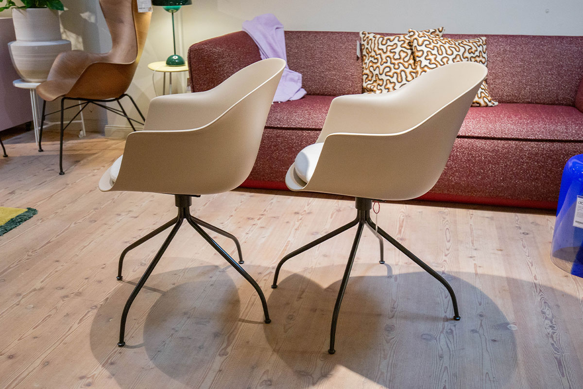 2er-Set Stuhl Bat Meeting Chair von Gubi