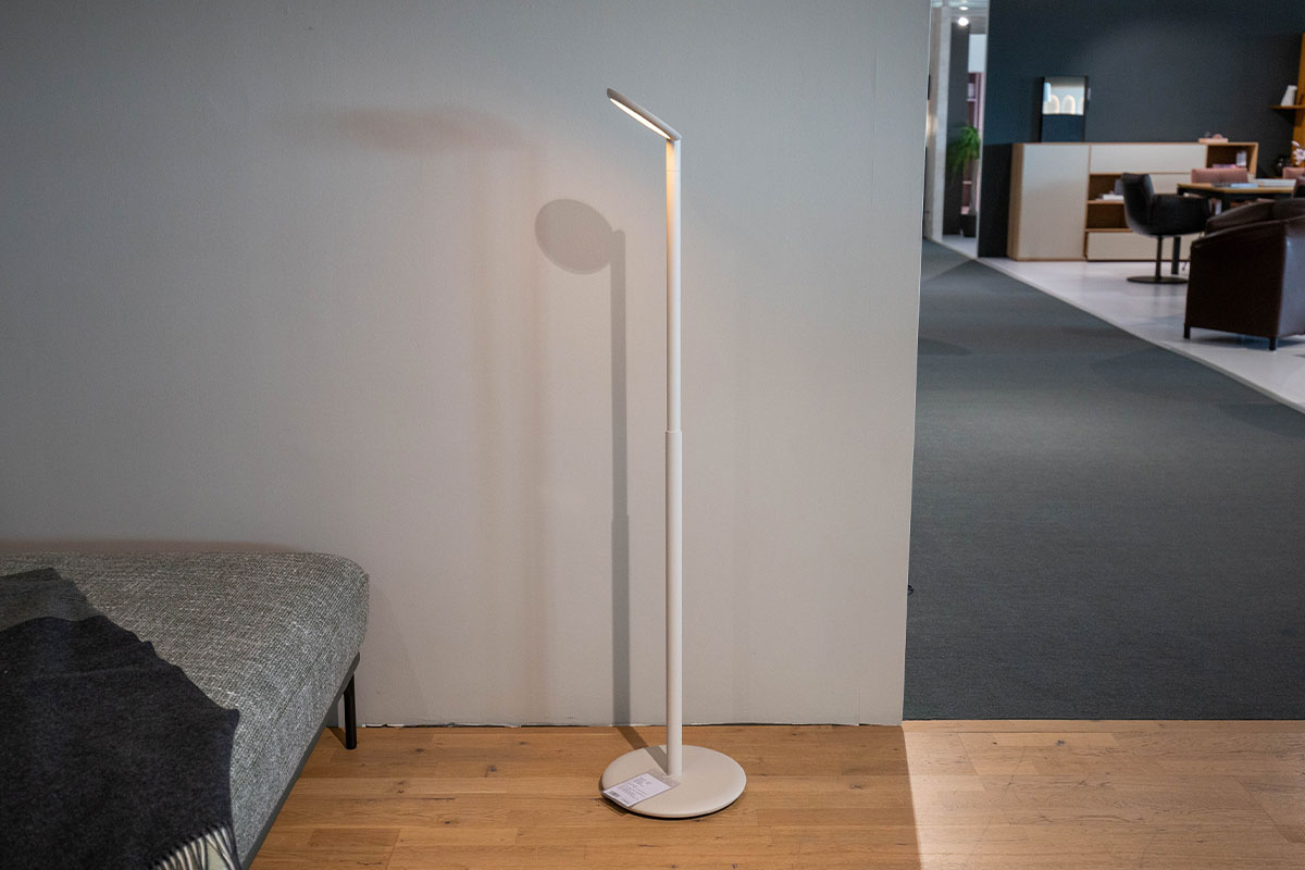 Akku-Stehleuchte Parrot sand white von GRAU im Sale