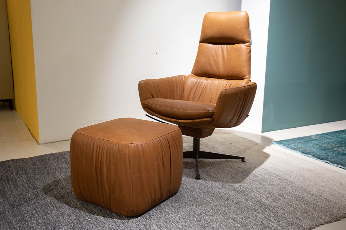 Sessel Faye inkl. Hocker Leder von KFF im Sale
