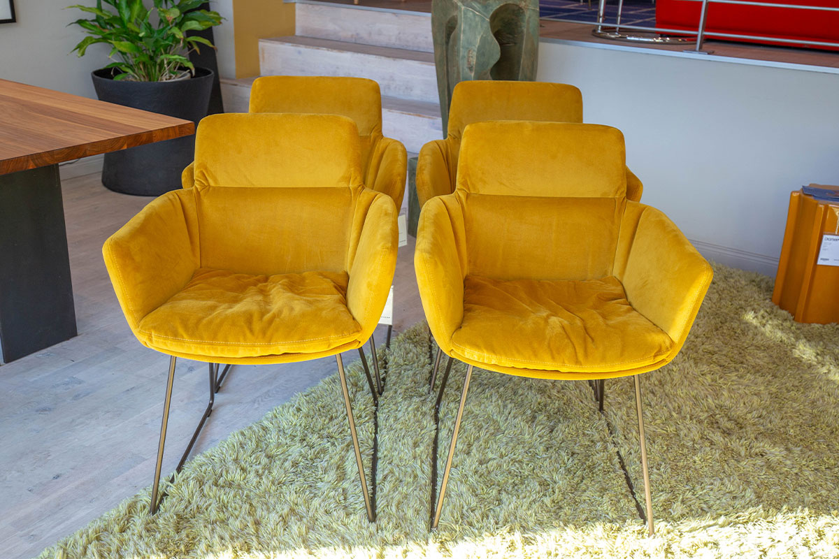 Stuhlgruppe Faye von KFF im Sale