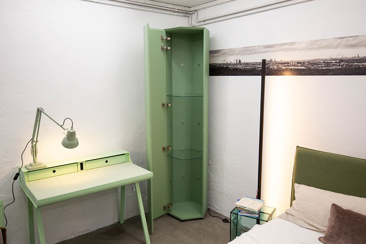 Schrank Exagon pastellt�rkis von Mogg