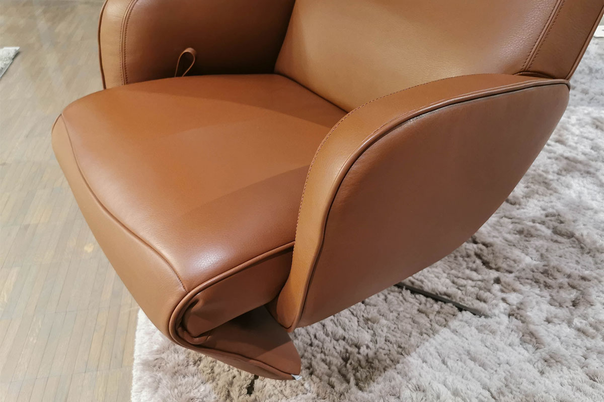 Relaxsessel Cosy Ghost multi-move medi Leder Lipano Castagna von Jori