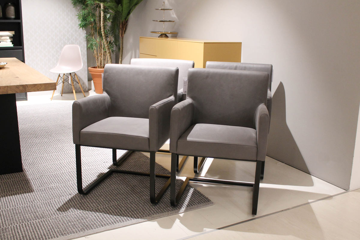 Stuhl Kristin grau 4er Gruppe von Cramer Polstermanufaktur