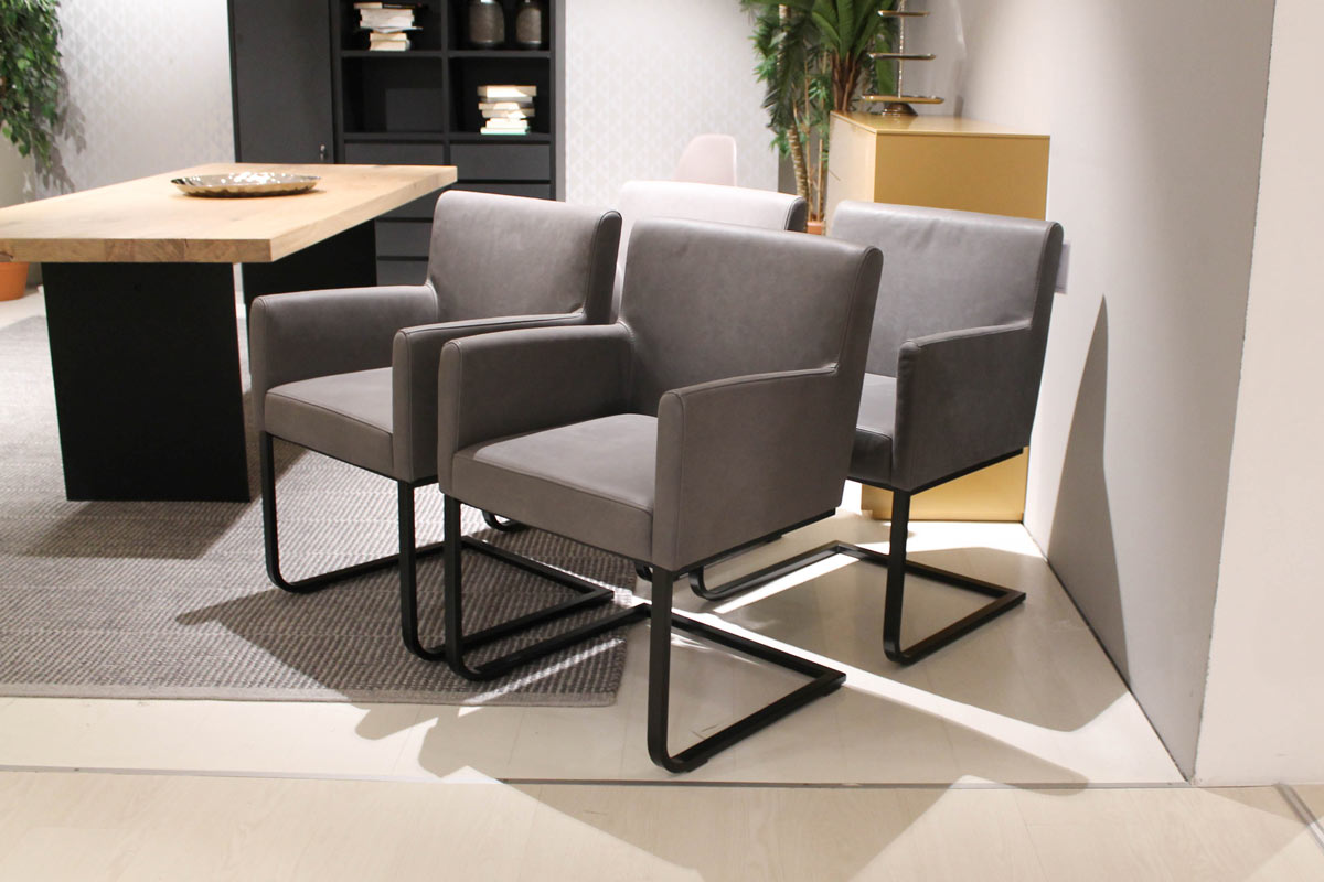 Stuhl Kristin grau 4er Gruppe von Cramer Polstermanufaktur f&uuml;r 3.290 &euro;